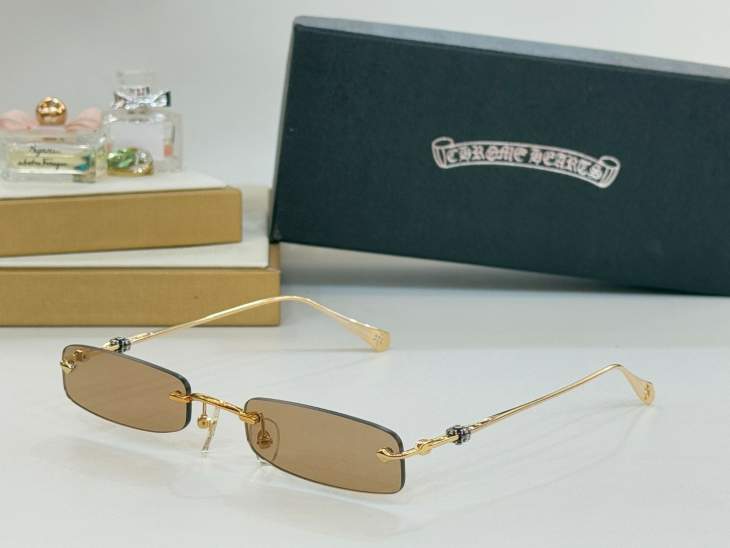Picture of Chrome Hearts Sunglasses _SKUfw66527045fw